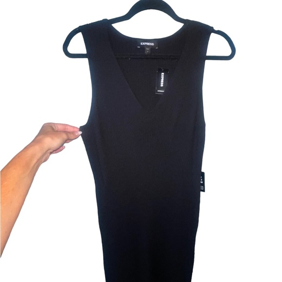 EXPRESS Black Ribbed V-Neck Sleeveless Midi Sweater Dress M NWT - Picture 3 of 10